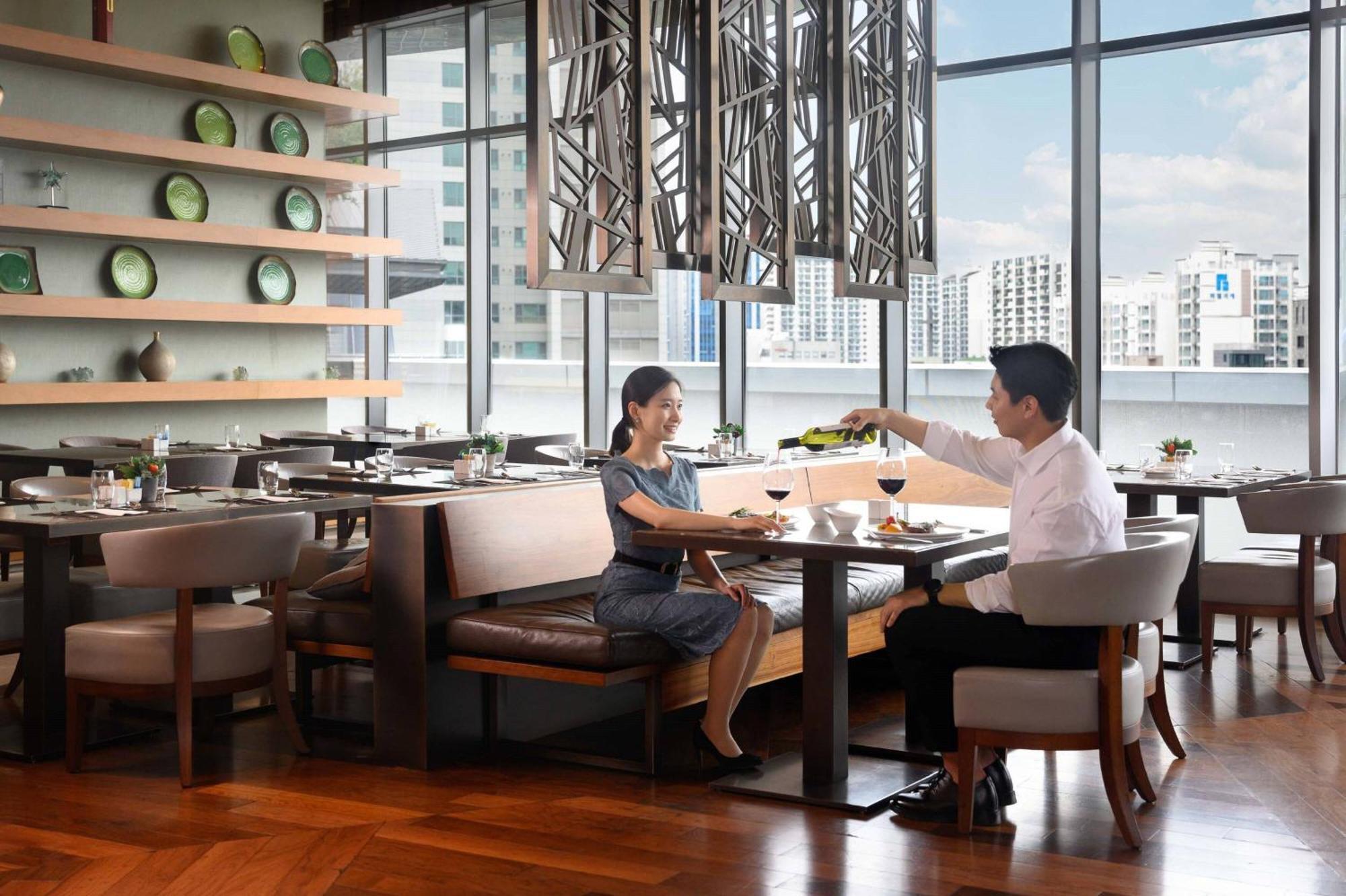 Courtyard By Marriott Seoul Times Square Hotell Eksteriør bilde